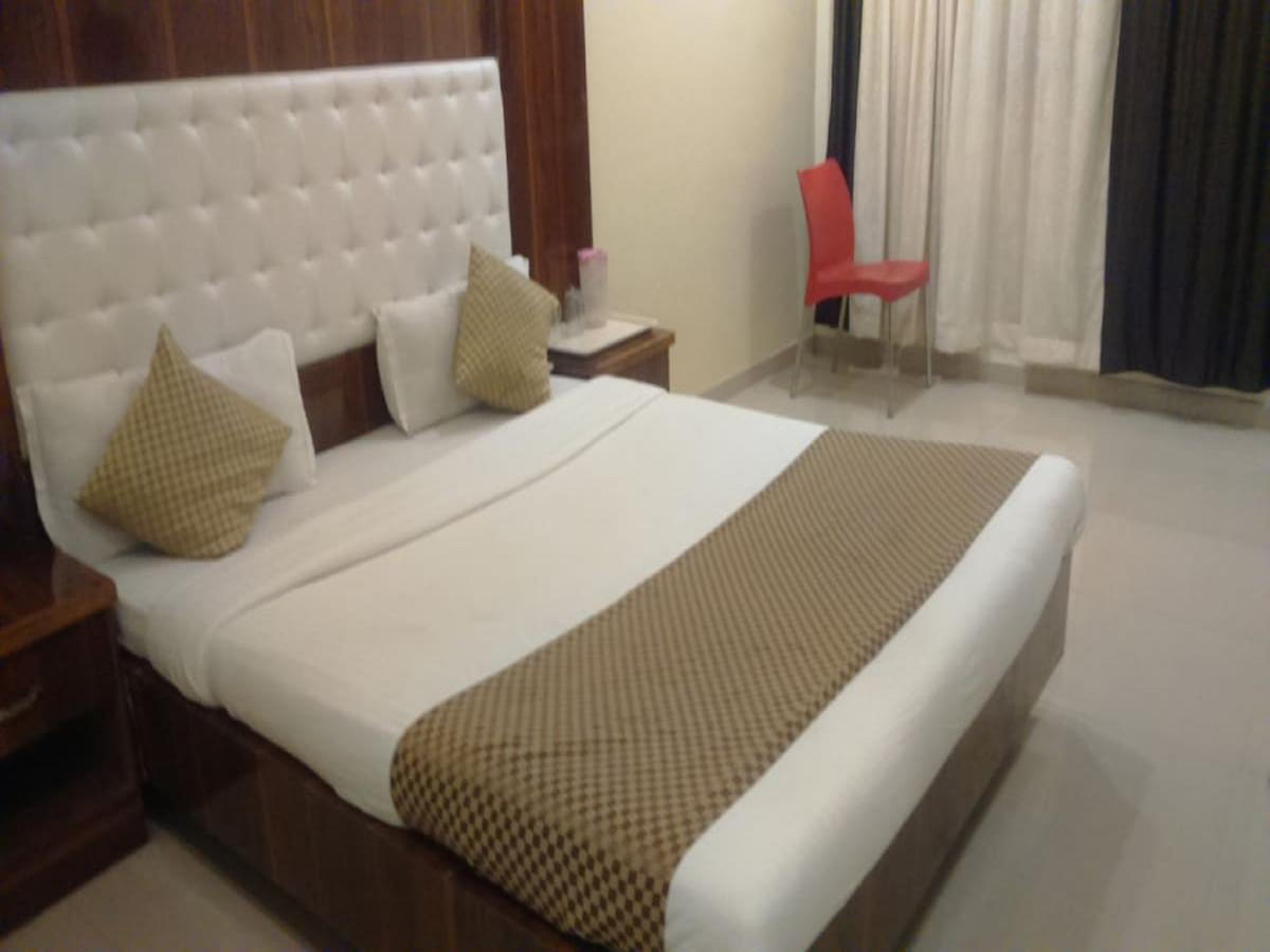 Hotel Shri Krishna Ширди Экстерьер фото